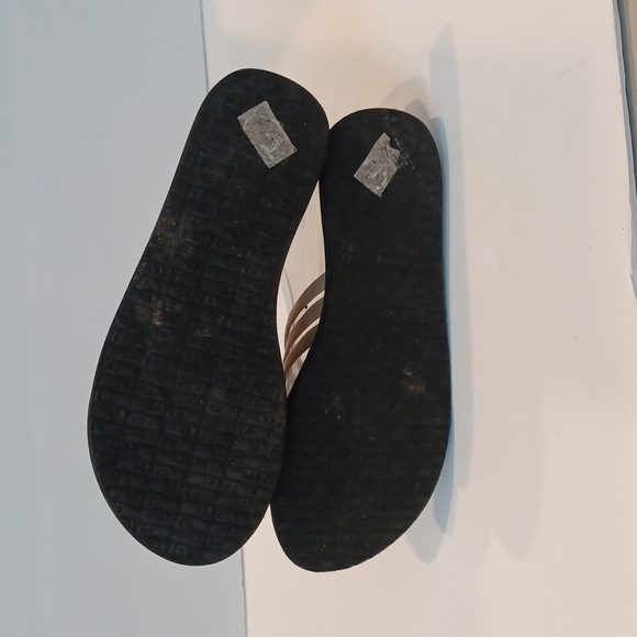 SANUK SANDALS - Picture 2 of 4
